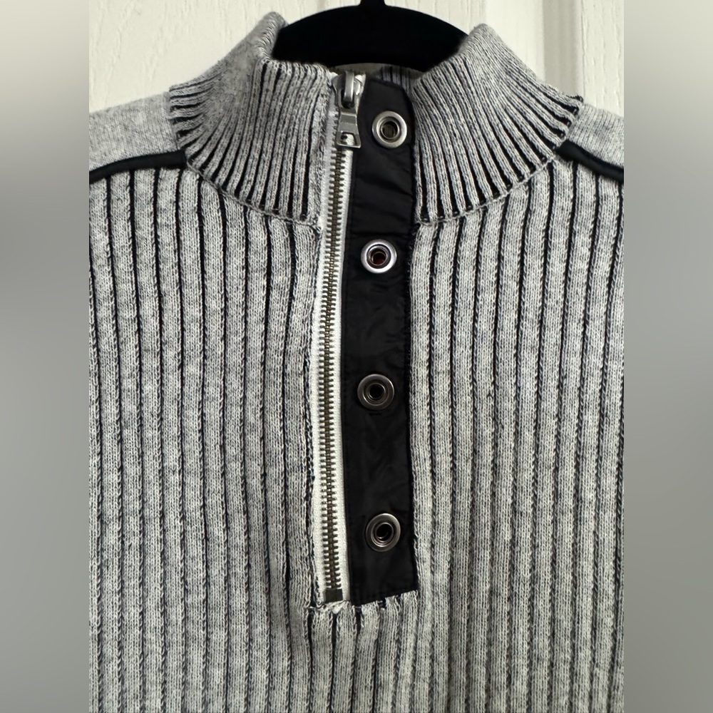 Men’s Guess Gray Zip-Up Ribbed Sweater size small - Picture 4 of 12